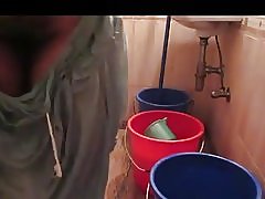 Сексуальная Индийская bhabhi Стиральная closthes