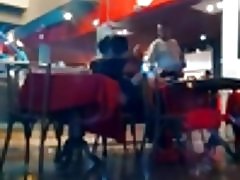 Общественный секс в ресторане